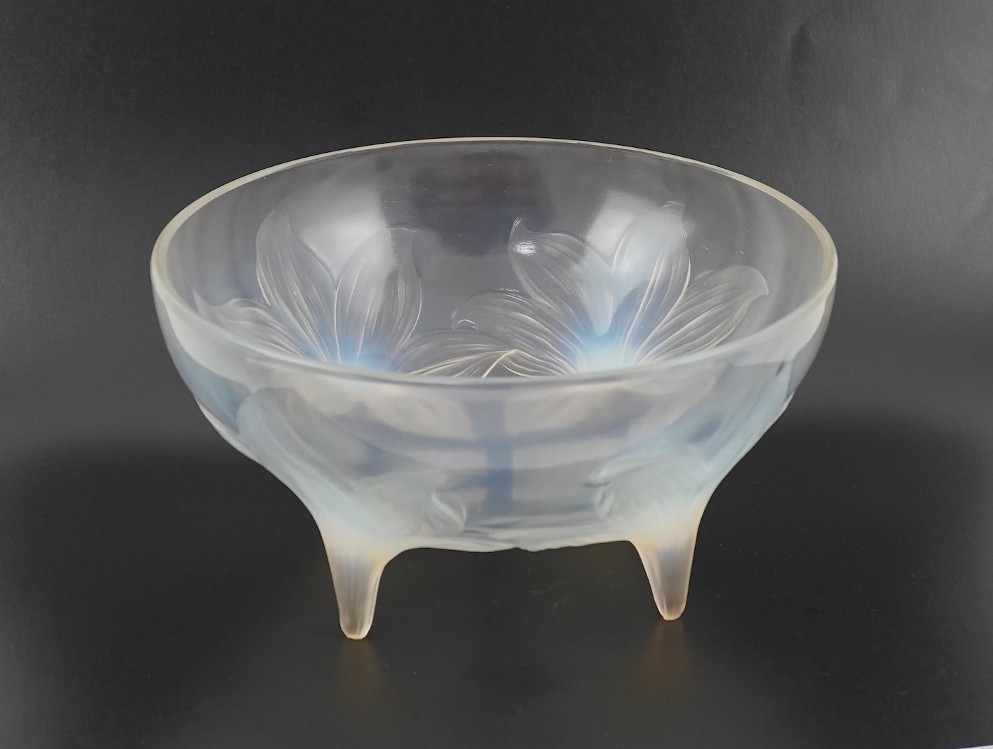 René Lalique: A 'Lys' opalescent footed glass bowl